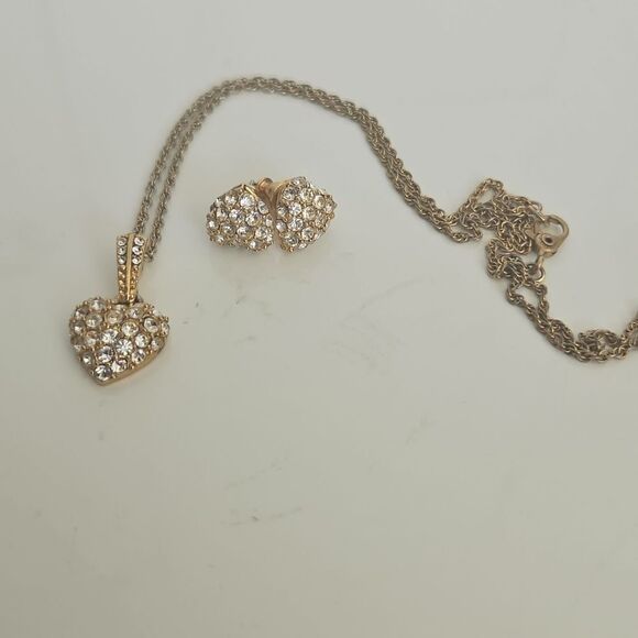 Monet Stamped Necklace & Earrings With Crystal Rhinestones Gold Plated - Picture 16 of 16